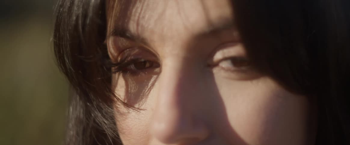 A clip of a ladys face