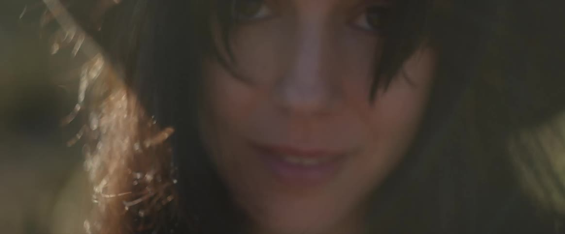 A facial clip of a lady