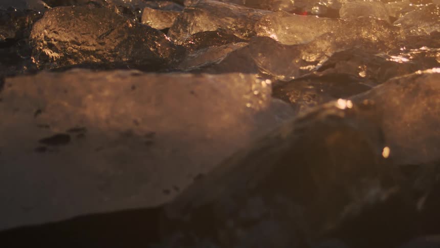 A close up clip of ice glaizers
