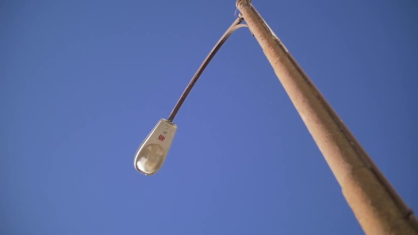 A streetlight on a clear day