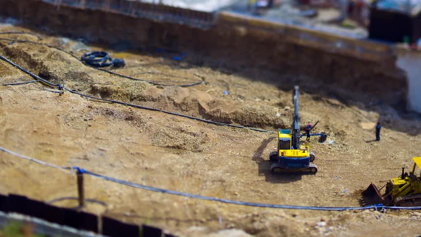 A tiltshifted view of a construction site