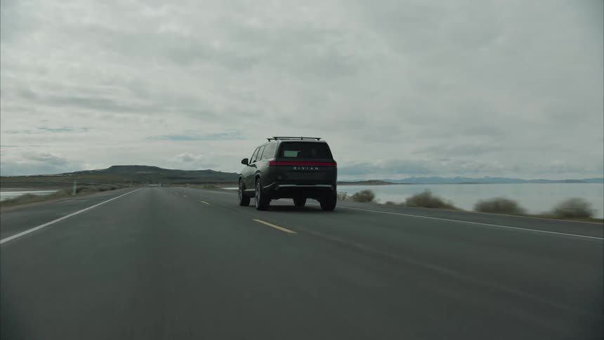 A footage of a call parked in the middle of the road