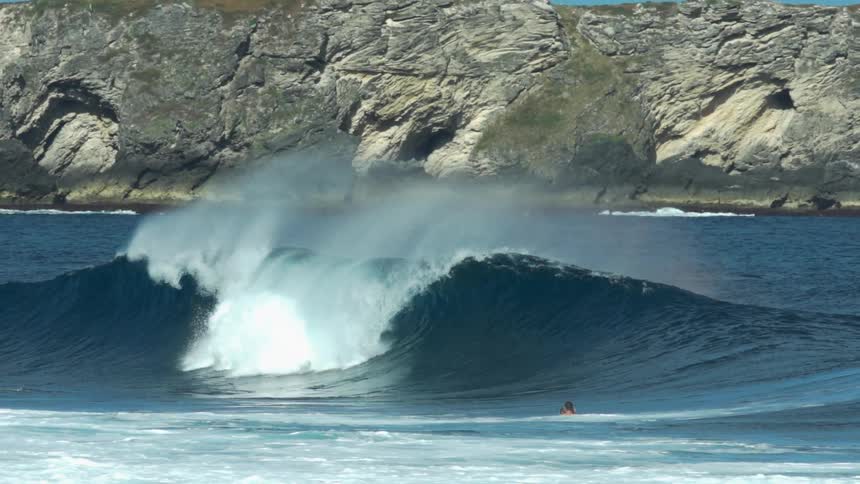 A wave of the sea