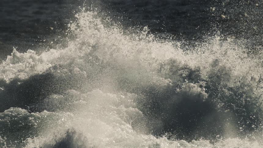 Waves of the sea crashing
