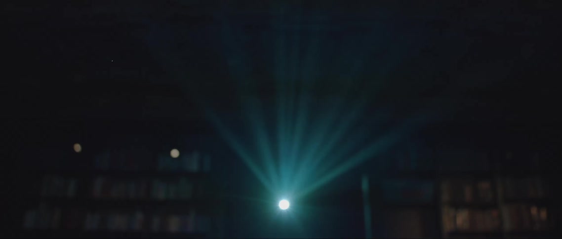 A footage of a street lamp
