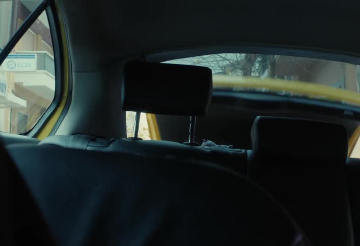 Children get out of the car and walk off