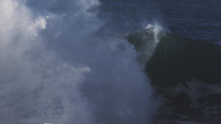 Long tubular wave breaking in the ocean