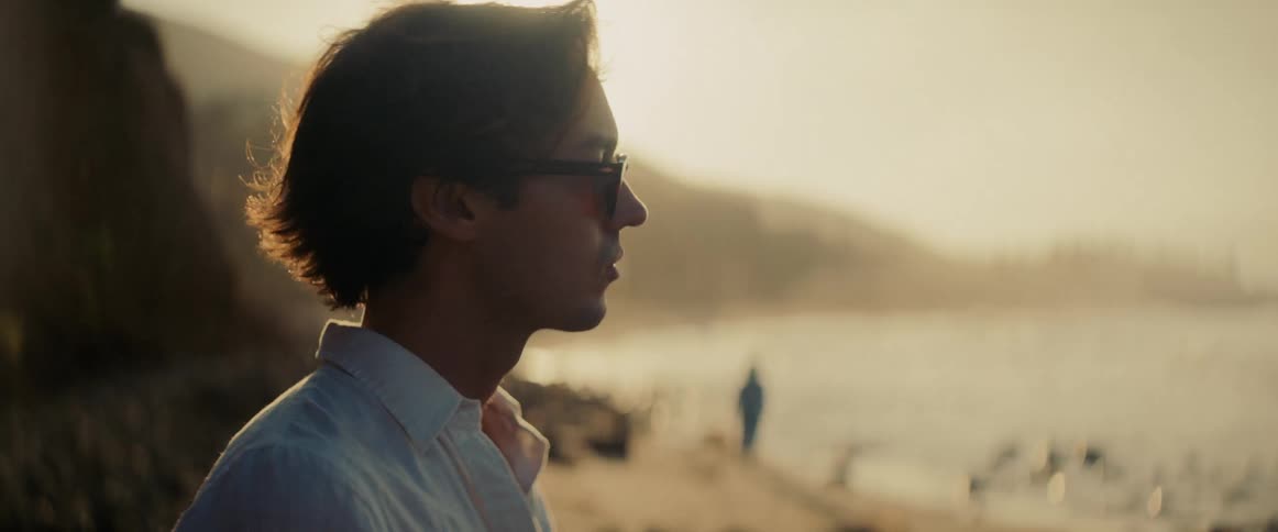 A footage of a man wearing sunshades