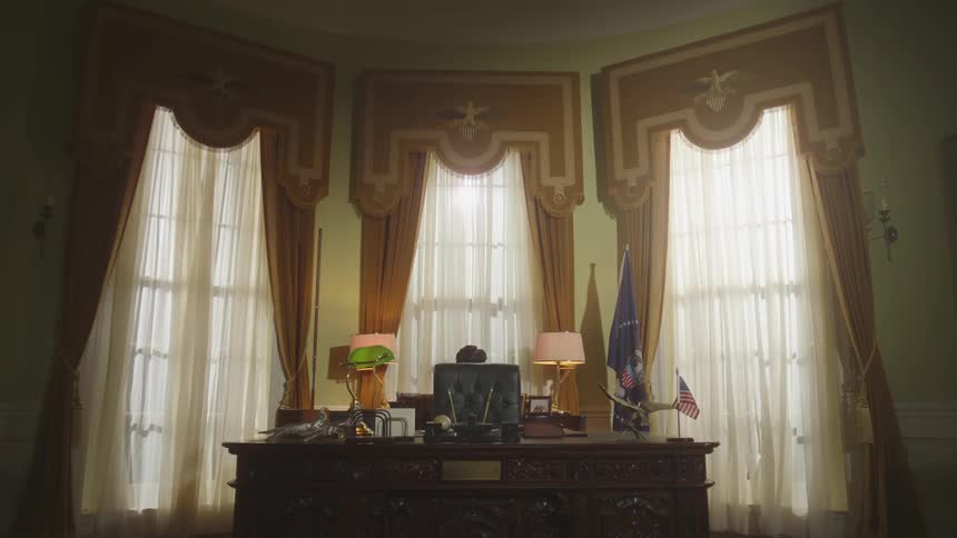 Nobody is in the oval office during the day