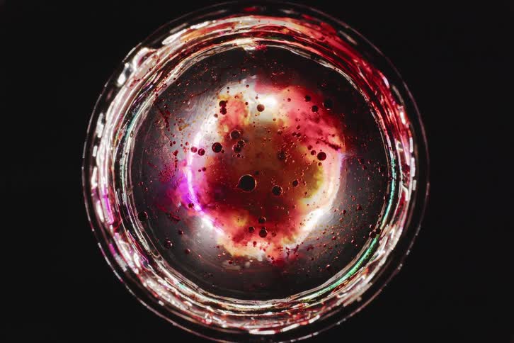 A footage of a liquid footage substance in a rotating pan