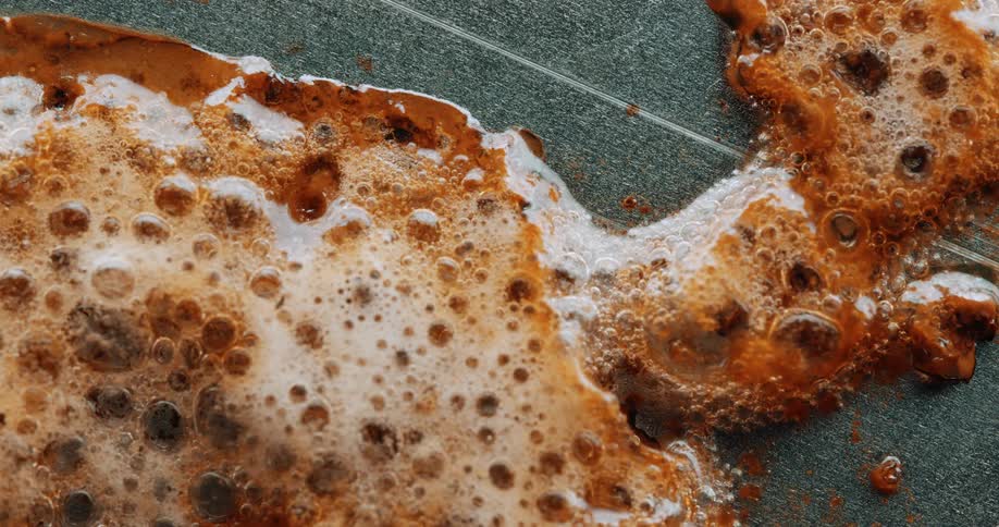 Liquid sizzles and dries up on a surface