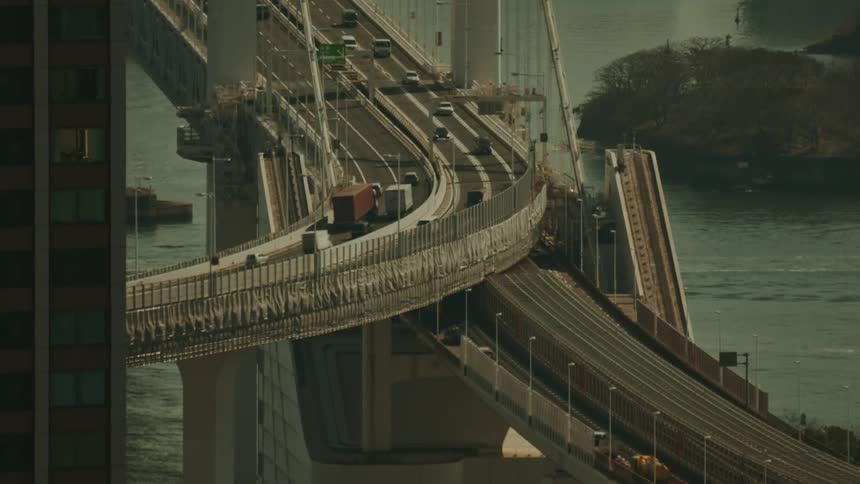 Bridge over the sea with vehicle traffic