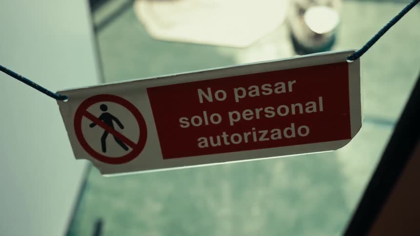 Close up of a sign prohibiting passage
