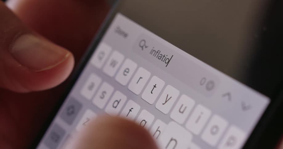 A person is texting then stopping to read before texting again