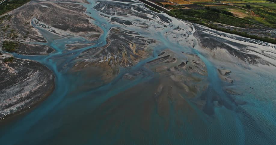 Mus is around the riverbed