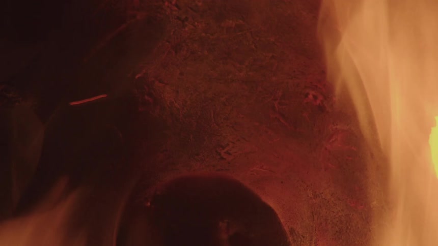 The flame has fully covered the pig head