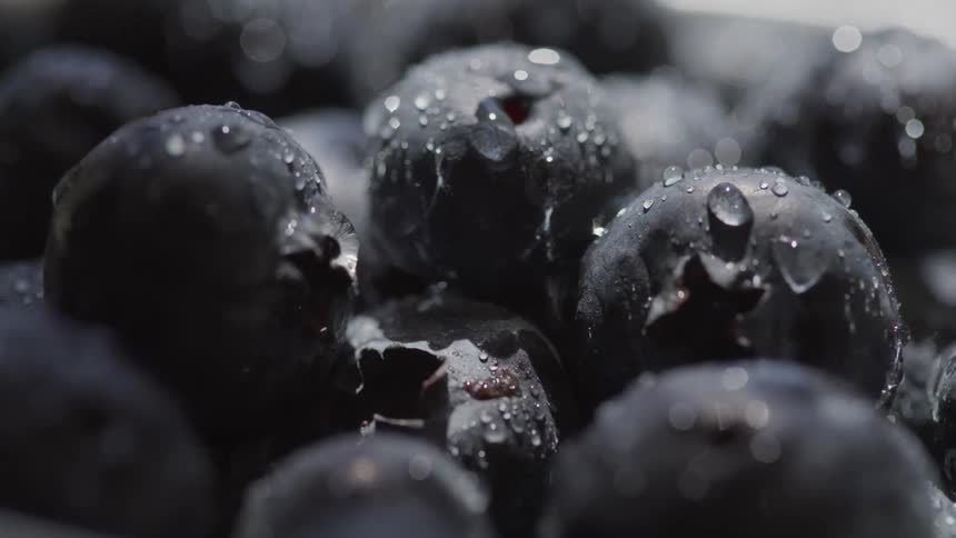 A pile of blueberries