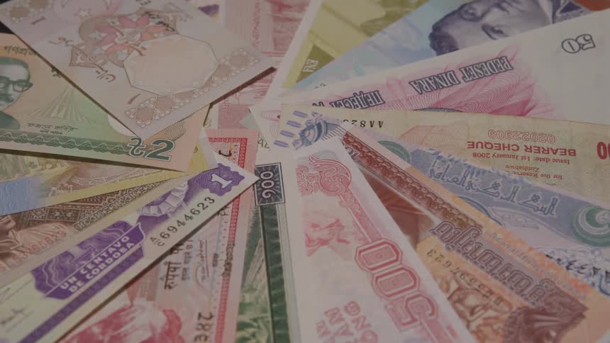 The currency bills are in a circle