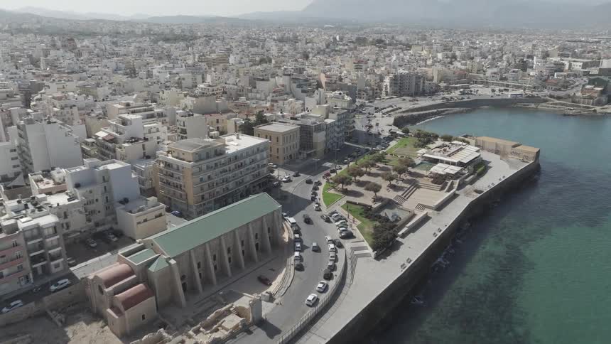 Panorama of an urban city seen during the day and from the seaside