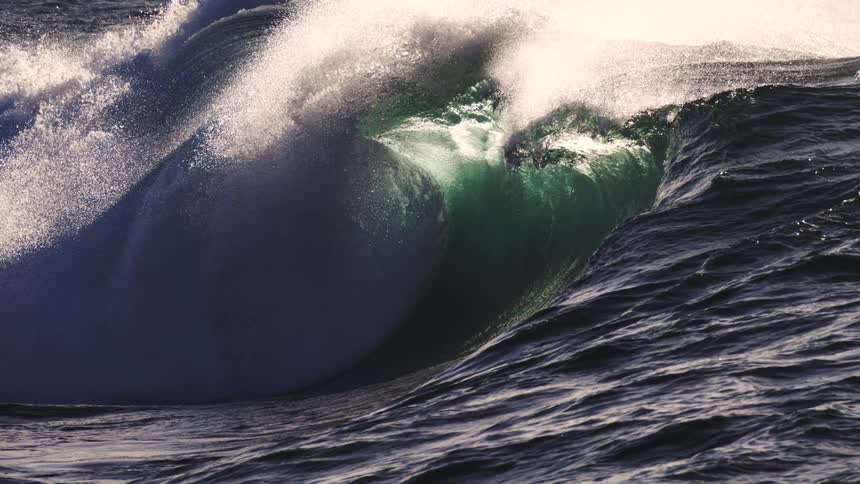 Wave forming and breaking in the sea