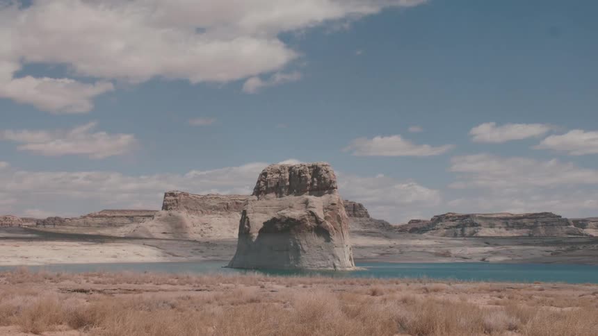 A plateau in the desert