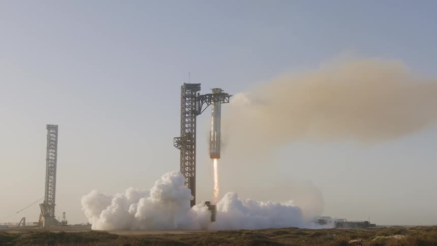 Rocket Booster Launch Tower Starship Catch in Slowmotion