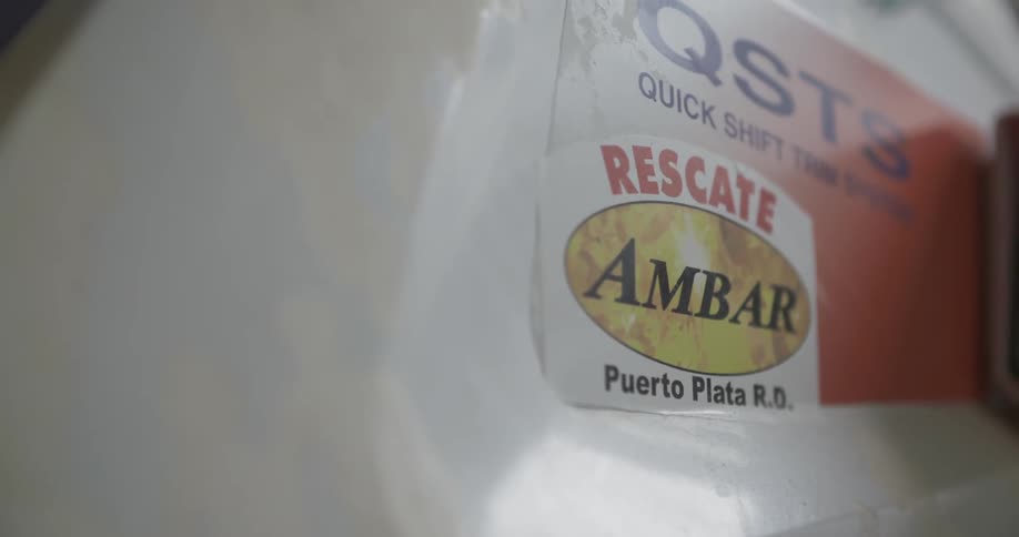 A label is pasted on the side of an item
