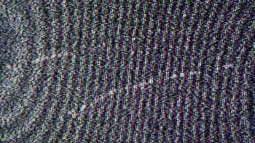 Static moves fast on the monitor