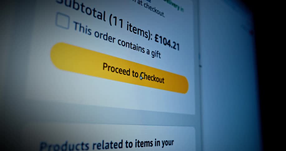 Yellow checkout button on an ecommerce site