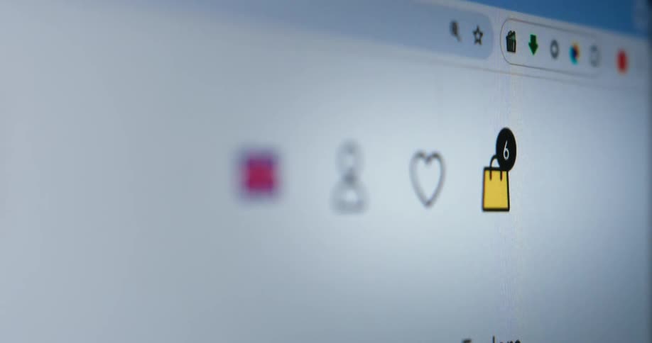 Online shopping cart icon shows increasing numbers of added items