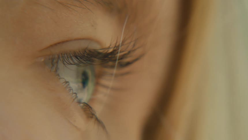 A young girls face