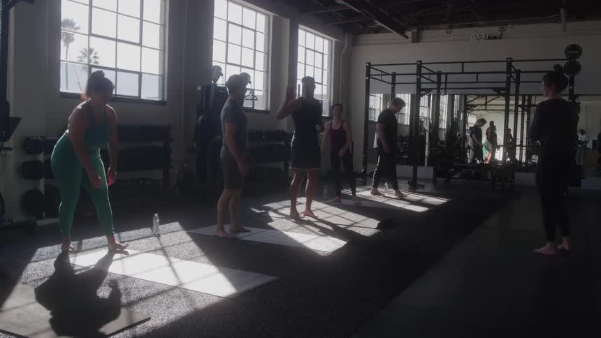Group of people in a class at the gym