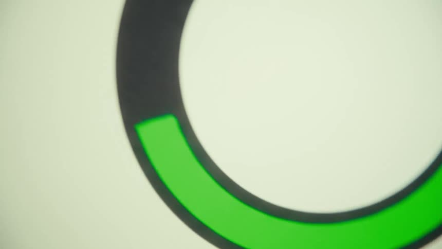 Green circle being filled with a greenish coloration