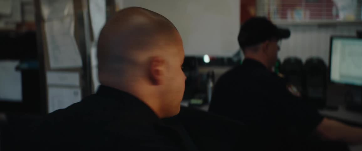 Public agent in a work environment getting up from the table