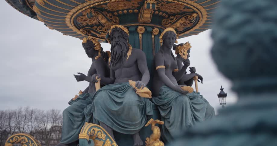 The statues of people have gold on it