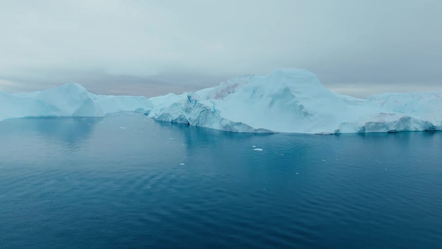 Melting glaciers and floating ice on arctic water
