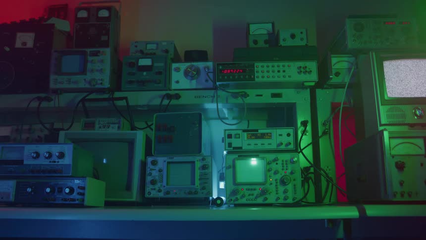 Many machines are in the dark room