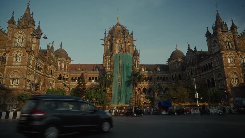 A view of a building in a city