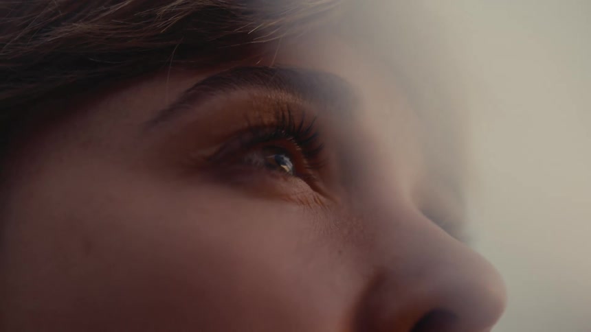A close up of a womans eye