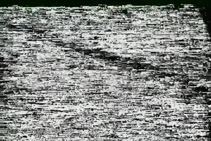 Screen displaying colors but no signal