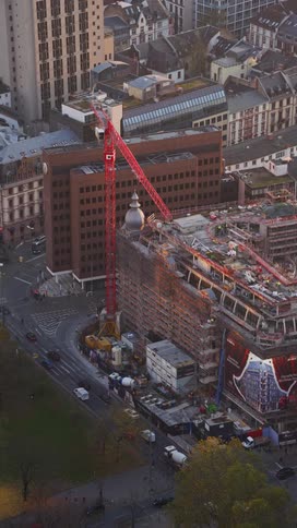 Building under construction in a metropolis