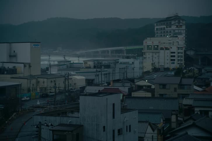 A view of some buildings in a city