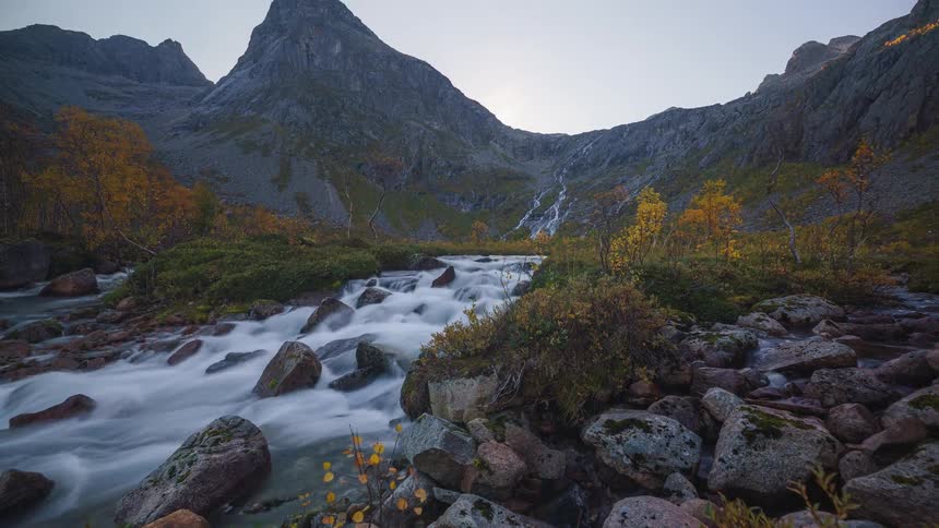 A view of a river in a mountain area