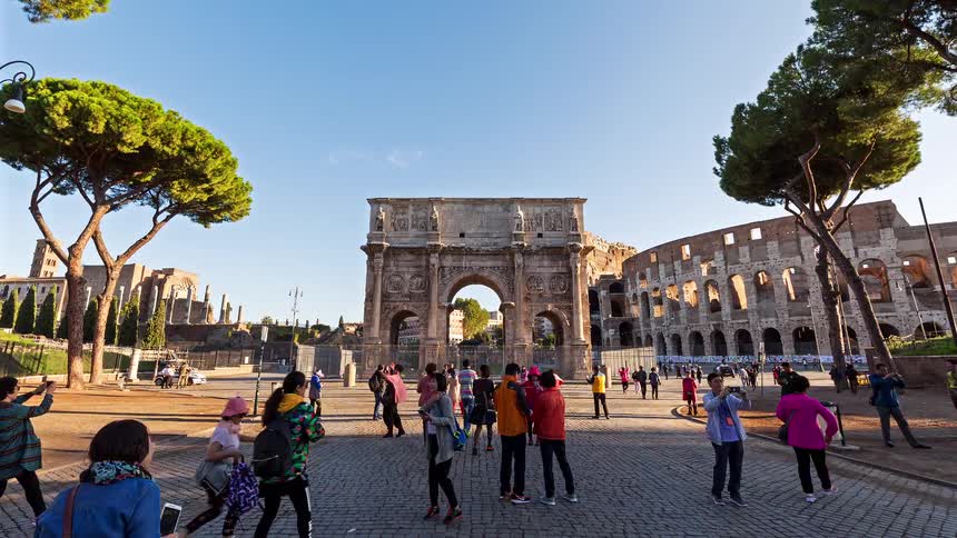 Tourists visiting rome