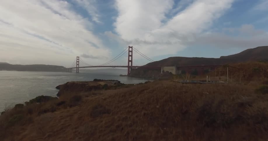 Golden gate bridge over the san francisco bay on cloudy day