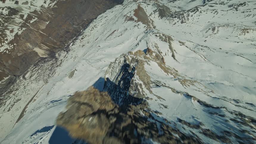 Flying Down the Hörnli Ridge of the Matterhorn with an FPV Drone