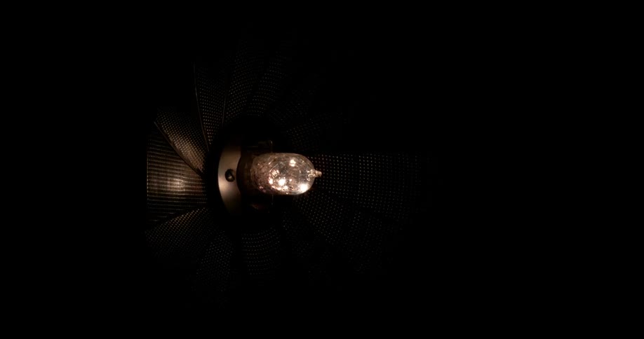 Light bulb turning on and off