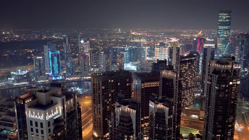 Stunning nighttime aerial timelapse reveals the dazzling lights and skyscrapers of the Dubai cityscape