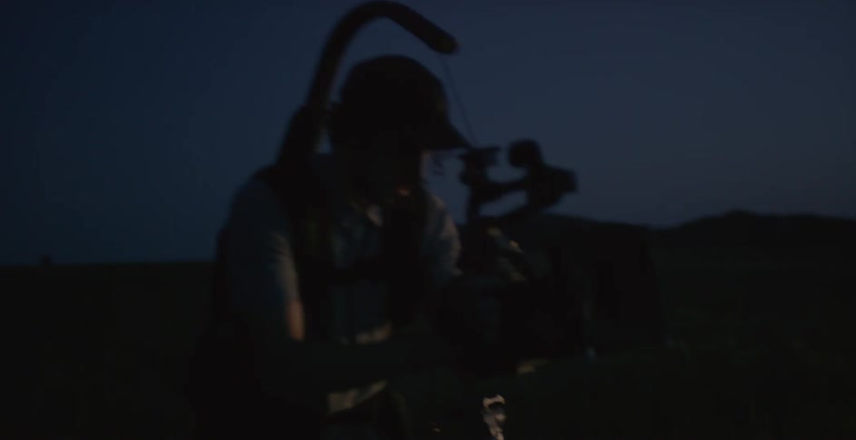 Man records with camera equipment in the dark