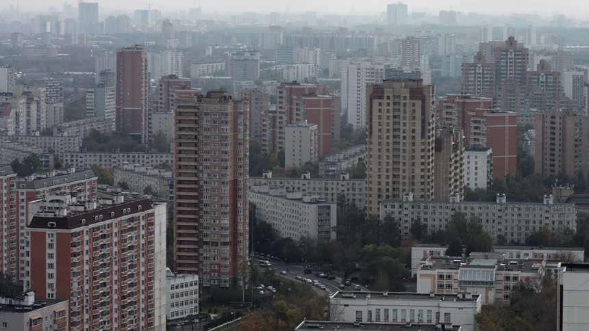A city on a foggy day
